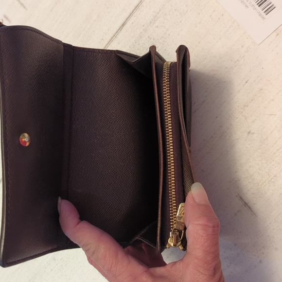 Louis Vuitton Brown Damier wallet GUC - Picture 3 of 16